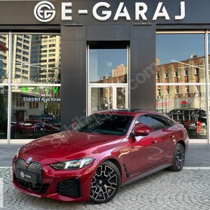 2024 BMW İ4 eDRİVE M SPORT ISITMALI DİREKSİYON E SİM